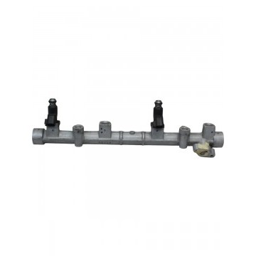 Рампа топливная с 2шт форсунками Luxgen 7