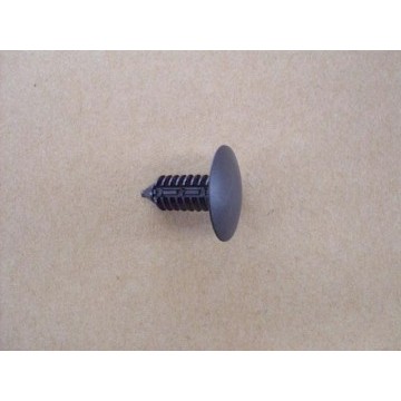 Clip-a pillar lwr panel Great Wall Peri