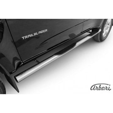 Защита порогов d76 с проступями Arbori нерж. сталь для CHEVROLET Trailblaizer 2012-2016